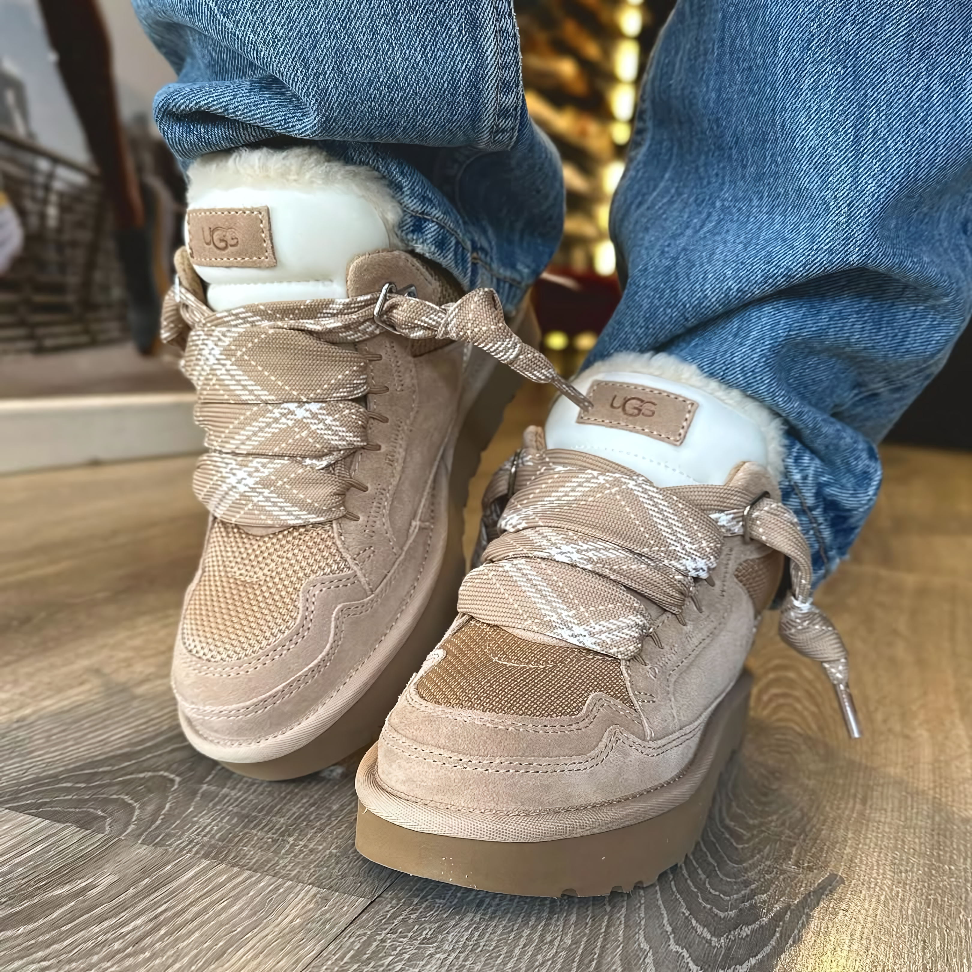 UGG