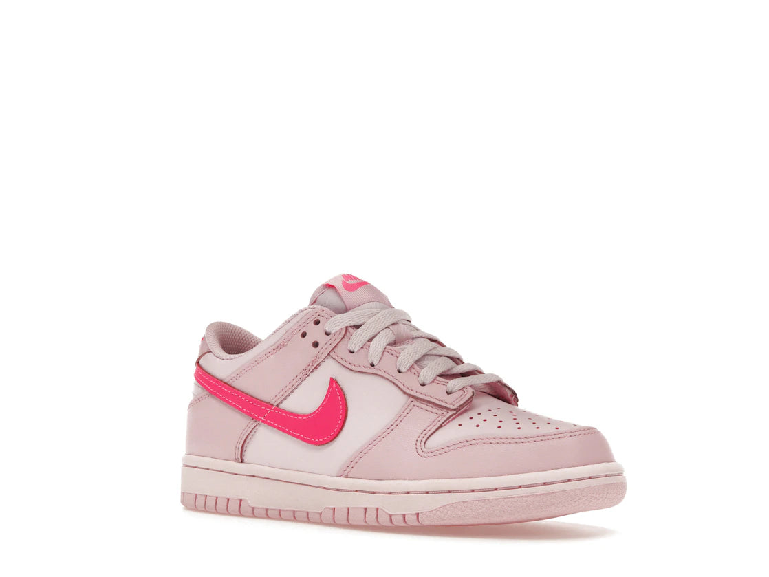 Nike Dunk Low Triple Pink