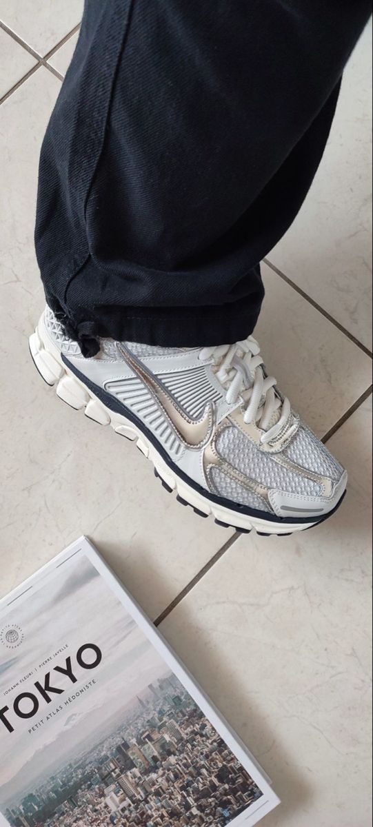 Nike Zoom Vomero 5 Chrome Toe